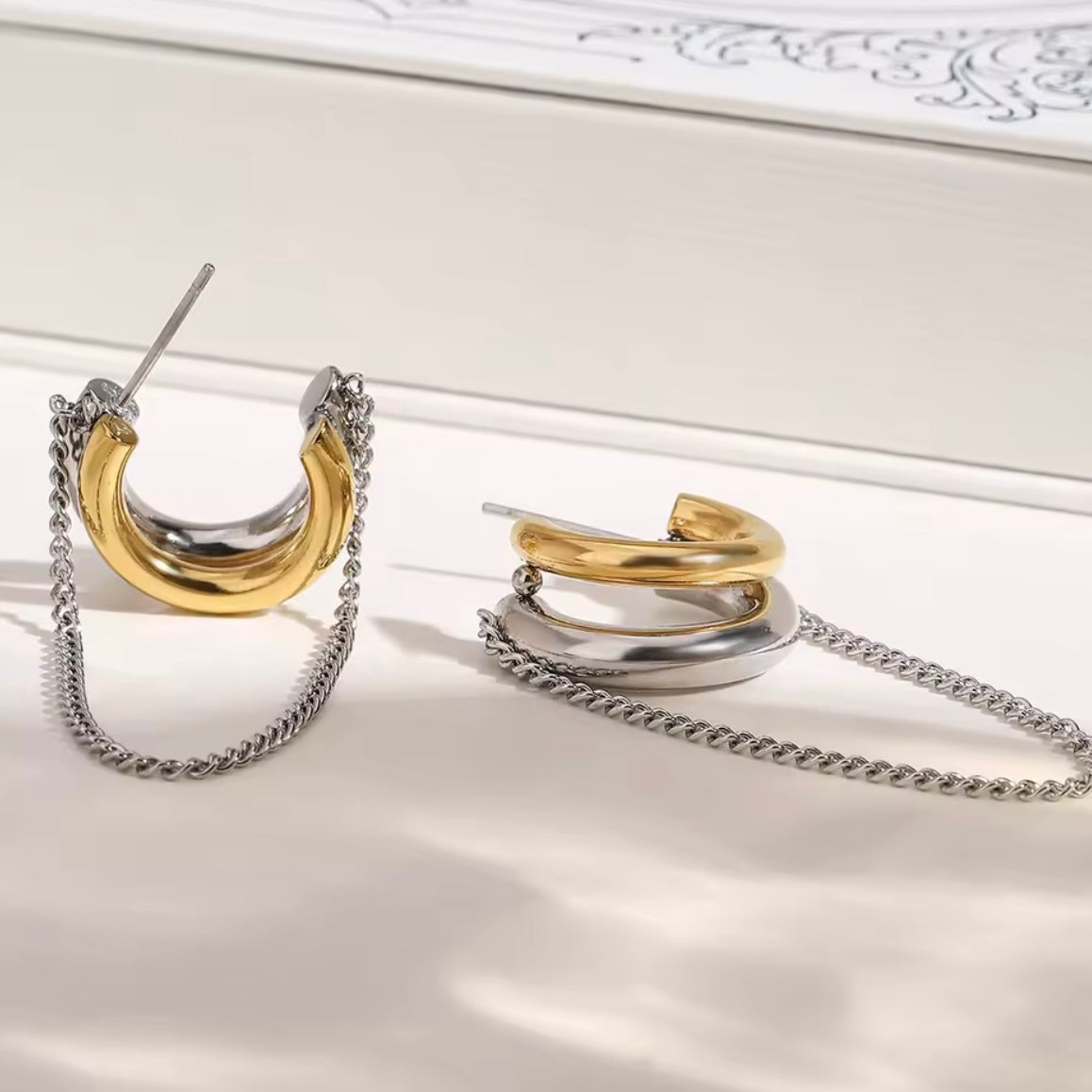Hook Chain Earrings
